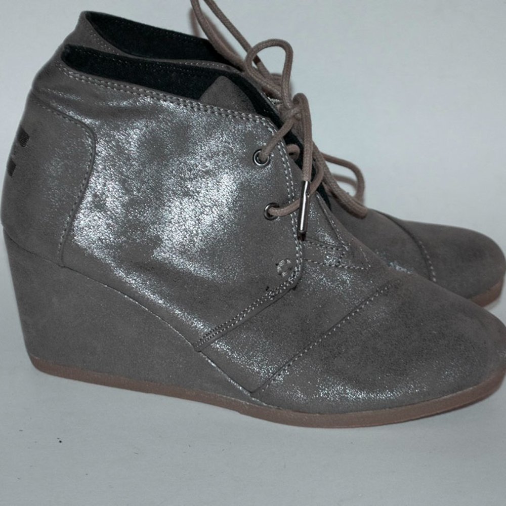 TOMS Desert Wedge Gray Taupe Metallic Bootie